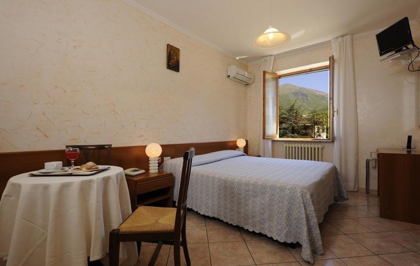 Hotel Europa Nórcia Quarto foto
